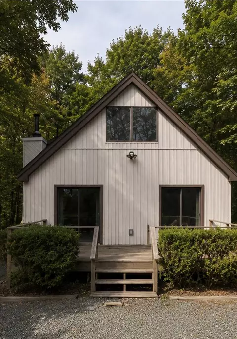 121 Nosirrah Rd, Albrightsville, PA 18210