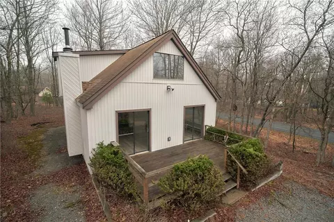 121 Nosirrah Rd, Albrightsville, PA 18210