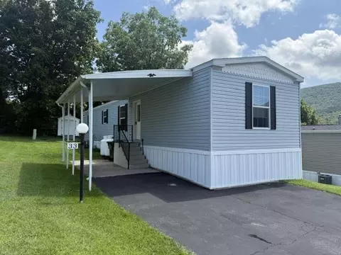 33 Hillside Pl, Kunkletown, PA 18058