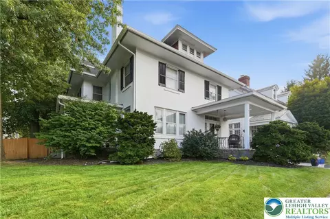 804 W Broad St, Quakertown, PA 18951