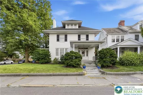 804 W Broad St, Quakertown, PA 18951