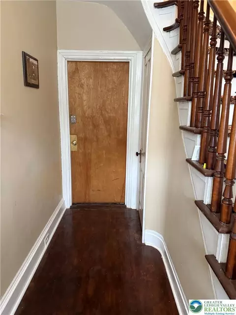 Entry Way - 56 E Goepp St, Bethlehem, PA 18018 photo 2 of 3