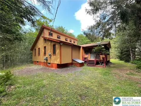 180 Delbert Dr, Covington Twp, PA 18424