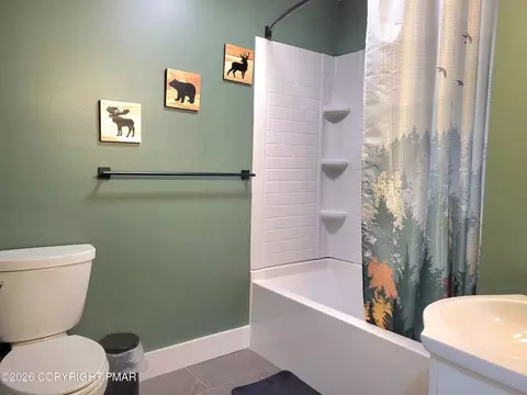 Bath - 8 Wolf Way, White Haven, PA 18661 photo 4 of 5