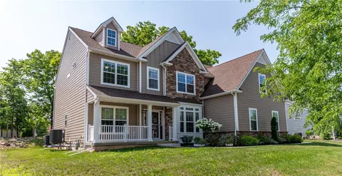 2668 Hollow View Dr, Forks Twp, PA 18040