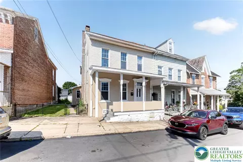 28 S 5th St, Emmaus, PA 18049