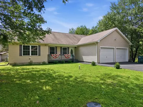 3106 Briarwood Dr, Coolbaugh Twp, PA 18466