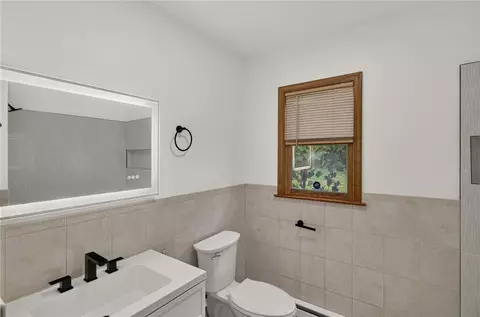 Bath - 1434 E 6th St, Bethlehem City, PA 18020 photo 1 of 5