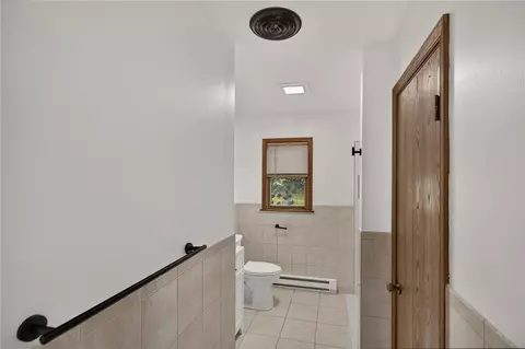 Entry Way - 1434 E 6th St, Bethlehem City, PA 18020 photo 2 of 2