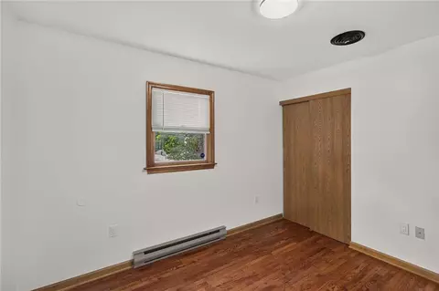 Bedroom - 1434 E 6th St, Bethlehem City, PA 18020 photo 4 of 12