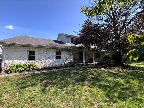5832 Kernsville Rd, Orefield, PA 18069