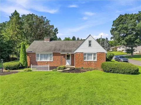 798 Krocks Ct, Wescosville, PA 18106