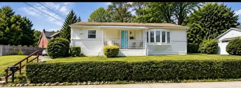 942 S Front St, Allentown, PA 18103