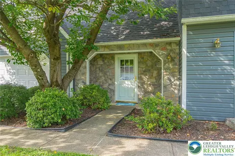 26 Russet Dr, Easton, PA 18045