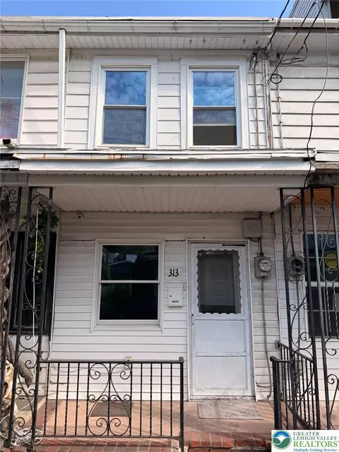 313 W South St, Mahanoy City, PA 17948