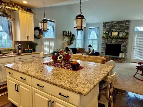 Kitchen - 6924 Cedar Dr, Bath, PA 18014 photo 2 of 5