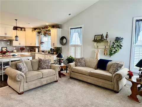 Living - 6924 Cedar Dr, Bath, PA 18014 photo 3 of 4