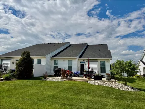 Exterior - 6924 Cedar Dr, Bath, PA 18014 photo 2 of 6