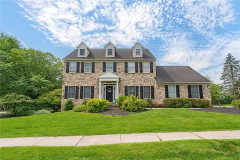 102 Sutton Rd, Easton, PA 18045