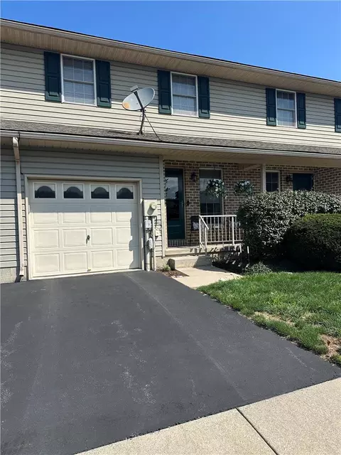 12 Brandywine Ct, Easton, PA 18040