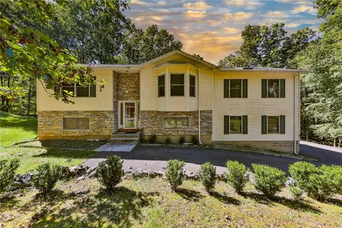 3359 Trafalgar Ave, East Stroudsburg, PA 18302
