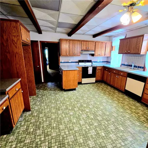 Kitchen - 10 Barto Rd, Barto, PA 19504 photo 1 of 1