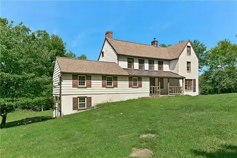 90 Turkey Ln, Furlong, PA 18925