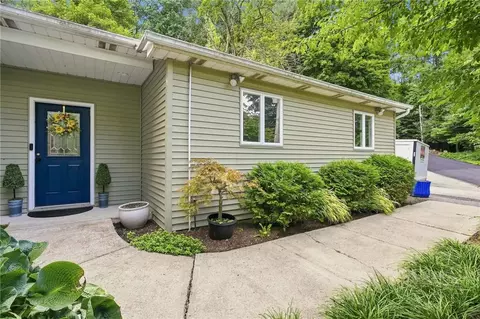 3408 Oak Hill Rd, Emmaus, PA 18049