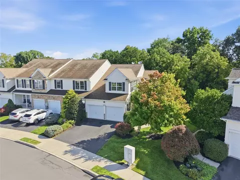 151 Willow Dr, Palmer Township, PA 18045