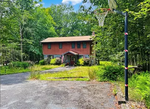 65 Livingston Ln, Clifton Twp, PA 18424