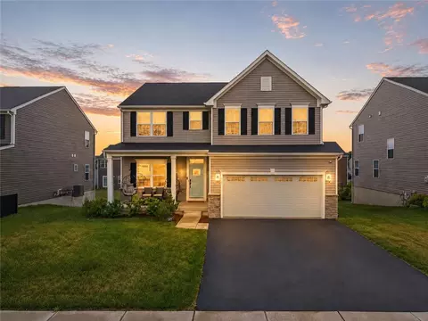 817 Hendon Ln, Catasauqua, PA 18032
