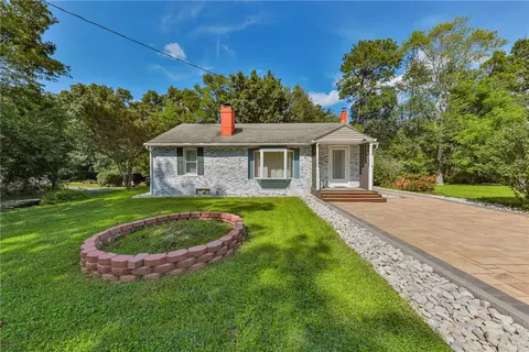 4430 Crescent St, Stroudsburg, PA 18360
