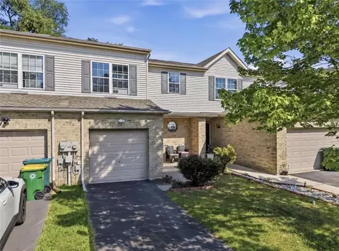 6652 Pioneer Dr, Macungie, PA 18062