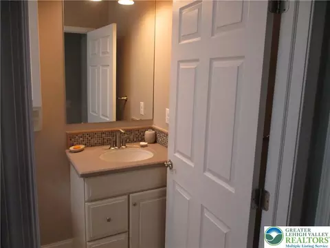 Bath - 1001 Honor Dr, Bethlehem, PA 18017 photo 5 of 5
