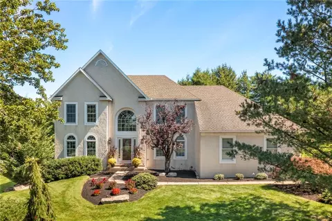 5221 Aberdene St, Center Valley, PA 18034