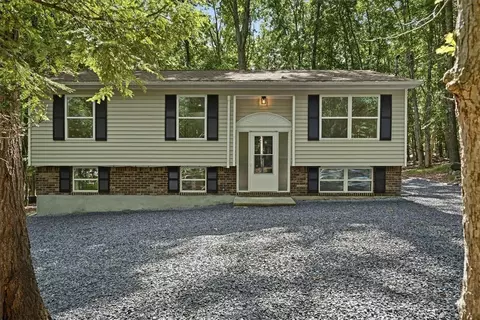5609 Cub Ln, East Stroudsburg, PA 18302