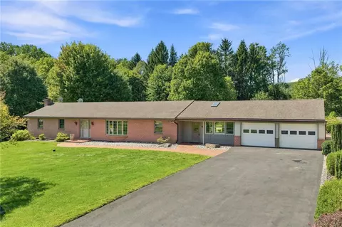 6771 Tollgate Rd, Zionsville, PA 18092