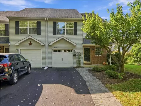 4932 Tall Cedar Ct, Pipersville, PA 18947