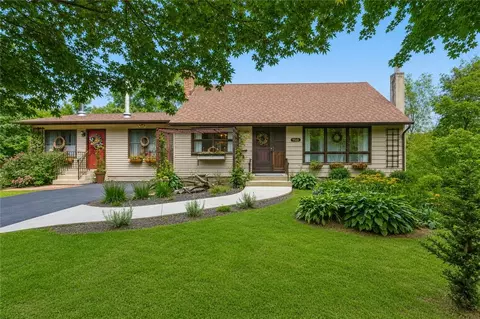 960 Browntown Rd, Nazareth, PA 18064