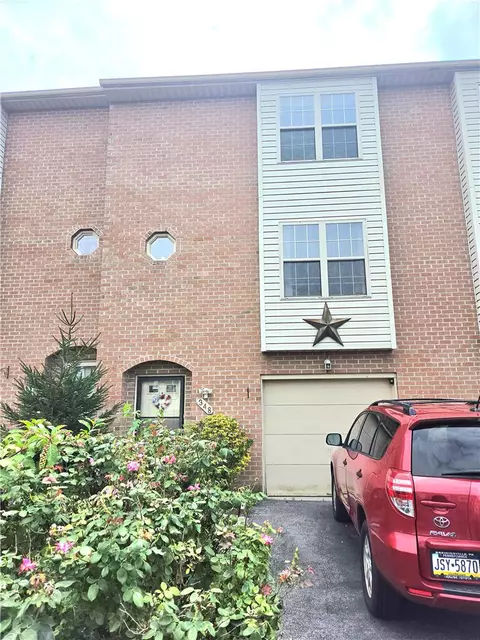 348 Moty Dr, Alburtis, PA 18011