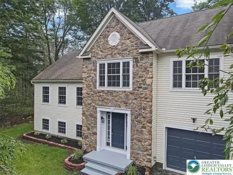 2704 Starlight Ter, Coolbaugh Twp, PA 18466