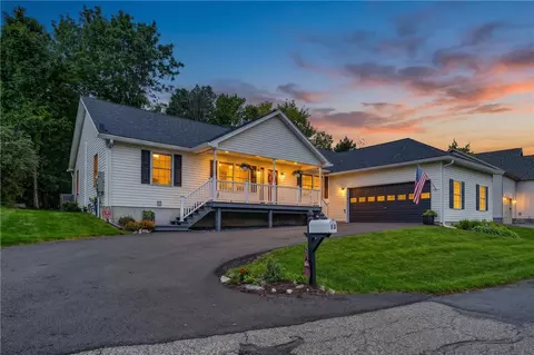 13 Apache Dr, Mount Bethel, PA 18343