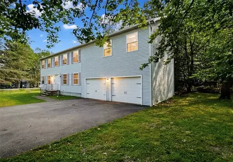1226 Country Place Dr, Coolbaugh Twp, PA 18466