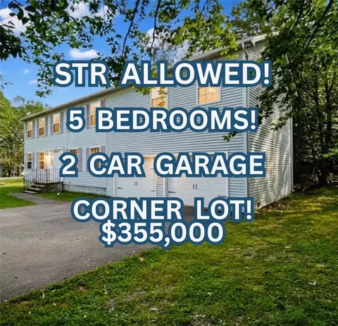1226 Country Place Dr, Coolbaugh Twp, PA 18466