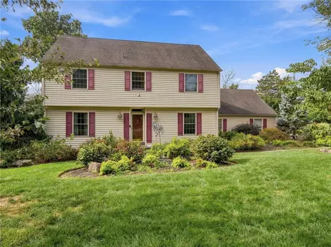 4454 Farm Dr, Allentown, PA 18104