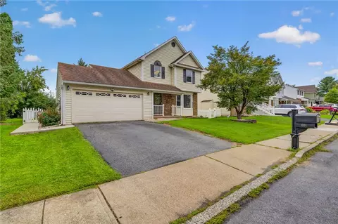 651 Willow Dr, Catasauqua, PA 18032