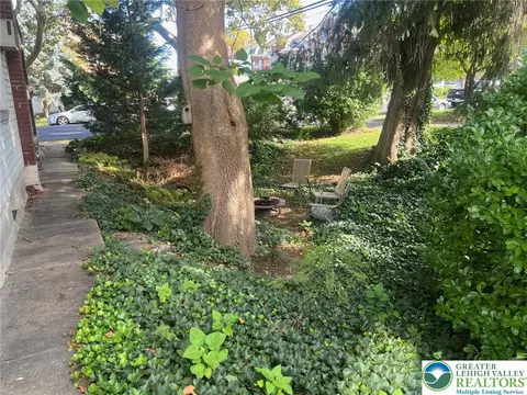 Exterior - 324 E Laurel St, Bethlehem, PA 18018 photo 5 of 12