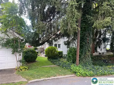 Exterior - 324 E Laurel St, Bethlehem, PA 18018 photo 10 of 12