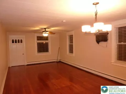 Living - 324 E Laurel St, Bethlehem, PA 18018 photo 2 of 3