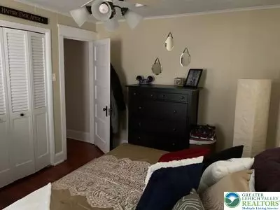 Bedroom - 324 E Laurel St, Bethlehem, PA 18018 photo 2 of 4